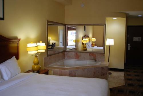 Hotel Jameson Inn & Suites