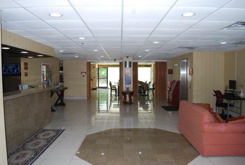 Hotel Jameson Inn & Suites