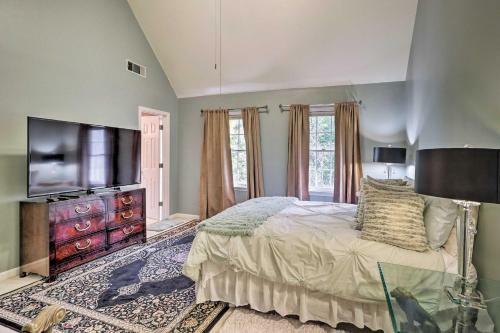 6,000-square-foot Executive Home With Deck And 1 Acre!