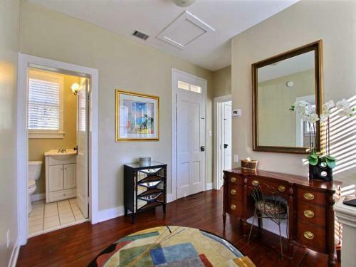 Forsyth Park West Carriage House