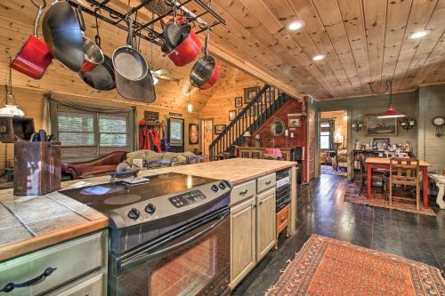 Rustic Getaway With Pool Table Less Than 6 Miles To Helen!