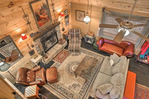 Rustic Getaway With Pool Table Less Than 6 Miles To Helen!