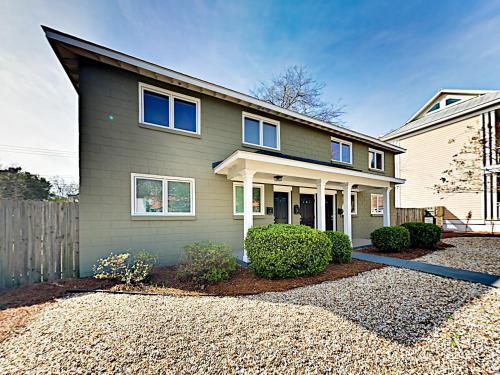 Apartamento New Listing! 3 Charming Units, 2 Blocks To Park Duplex