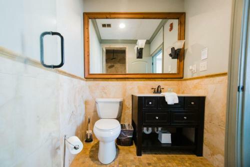 Posada Mcdonoughs Inn Unit 2 By Lucky Savannah