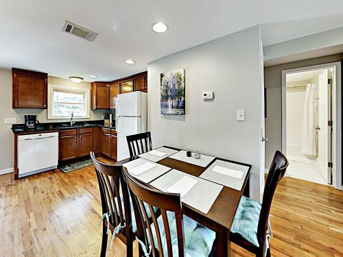 E Bolton Apartment Unit C Townhouse