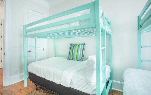 320 East Townhouse By Lucky Savannah