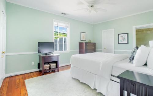 Jasmine Place By Lucky Savannah