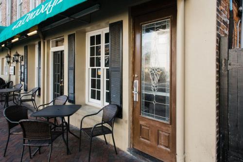 Posada Mcdonoughs Inn Unit 1 By Lucky Savannah