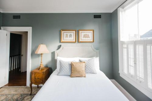 Villa Rainbow Row At Washington Square By Lucky Savannah