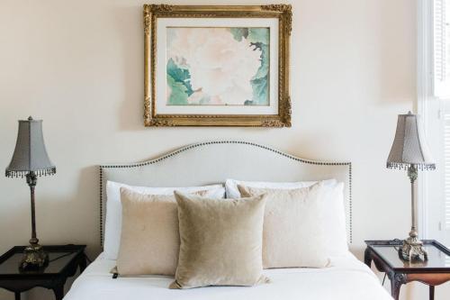 Villa Rainbow Row At Washington Square By Lucky Savannah