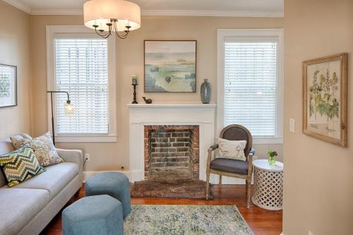 Blue On Broughton By Lucky Savannah