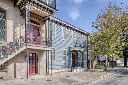 Blue On Broughton By Lucky Savannah