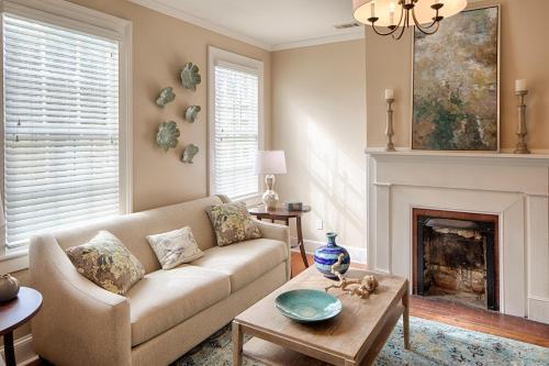Blue On Broughton By Lucky Savannah