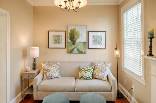 Blue On Broughton By Lucky Savannah