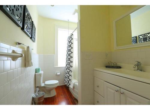 Oglethorpe Square Main + Garden By Lucky Savannah
