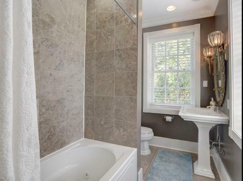 Sweet Georgia Brownstone