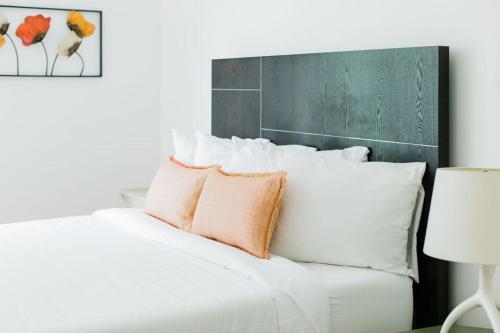 Unwind On Crawford Square By Lucky Savannah