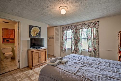Quiet And Convenient Home 6 Mi To Stone Mtn!