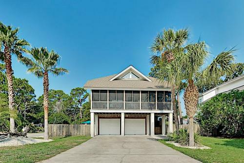 Three Buoys - Private Pool, Walk To Beach! Home
