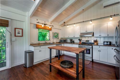Hale Naninoa Home