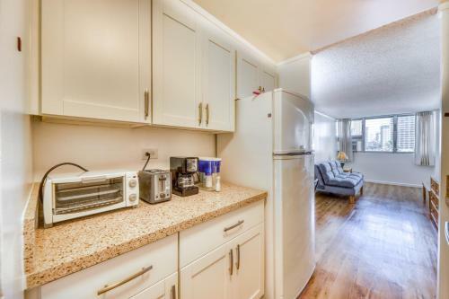 Tradewinds Plaza 801