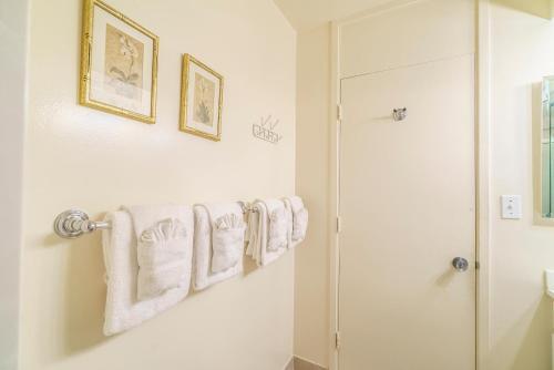 Ilikai Marina Condo (Im692)