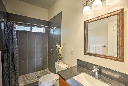 Remodeled Honolulu Apartment With Courtyard Downtown!