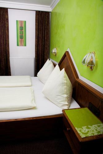 Hostal G�stehaus Stroitz