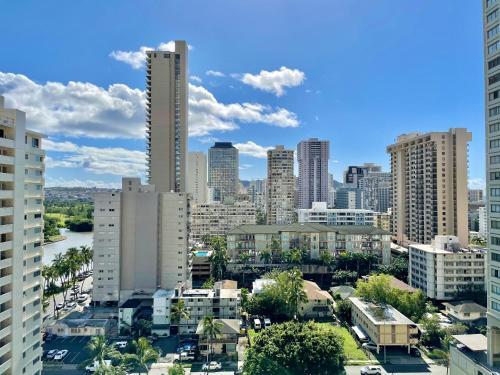 Apartamento 440 Olohana St #1706