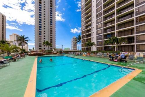 Waikiki Banyan T-1 Wb14