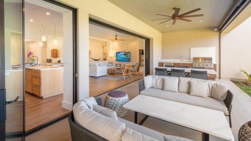Maui Westside Presents - Luana Garden Villa 8b