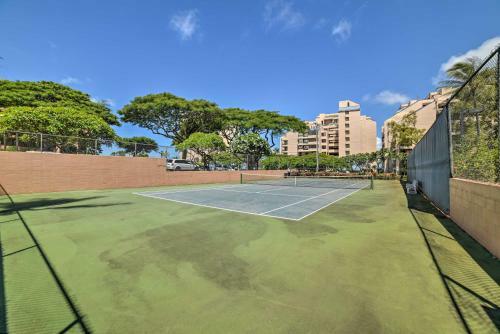 Lahaina Condo W/patio, Pool Access &ocean View