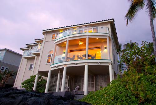 Hale Honu - Spectacular Oceanfront Home W/ Central A/c Wading Pool & Hottub