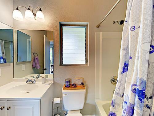 New Listing! Ocean-view Apartment With Pool & Spa Condo