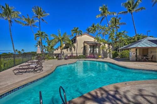 Living Aloha: A Quiet Hawaiian Condo W/ocean Views