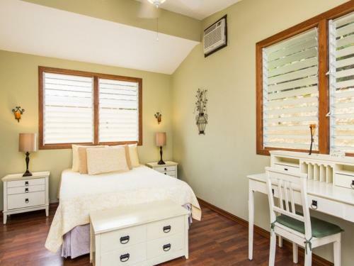 Helen's Beach House Home