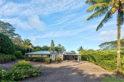 Hale O Makani Home