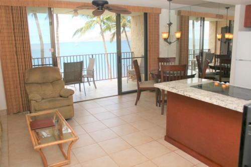 Hotel Kihei Beach #404 By Ali'i Resorts