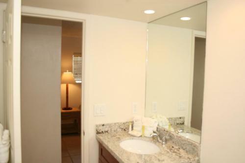 Hotel Kihei Beach #404 By Ali'i Resorts