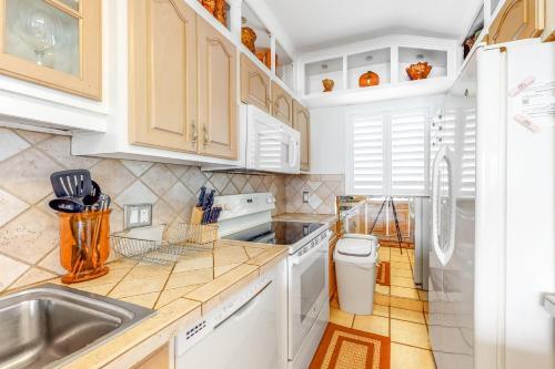 Menehune Shores 606