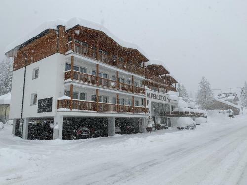 Hostal Alpenlodge Pichler