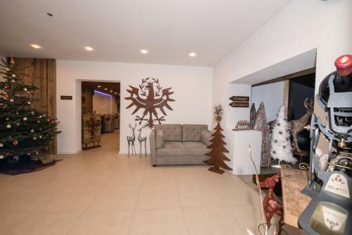 Hostal Alpenlodge Pichler