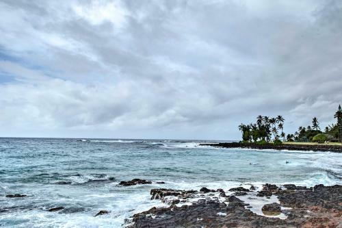 Coastal Townhome With View, Short Walk To Beach!