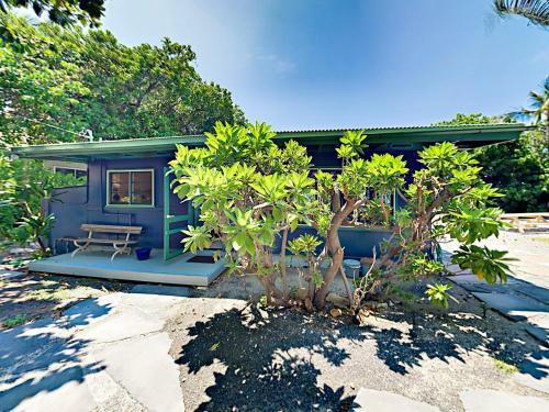 Idyllic 1br Oceanfront Cottage