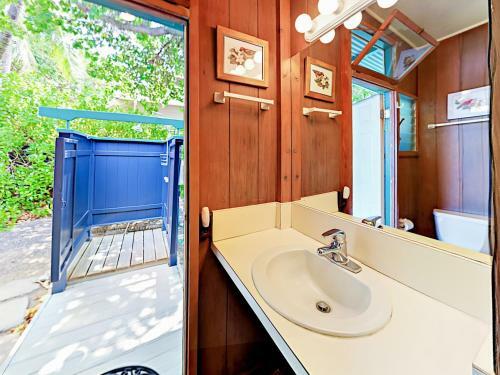 2 Charming Cottages On The Ocean