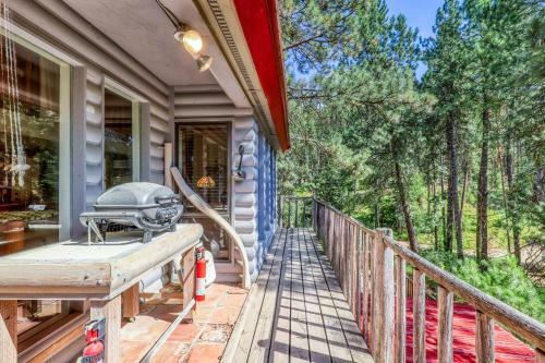 Crown Point Hideaway