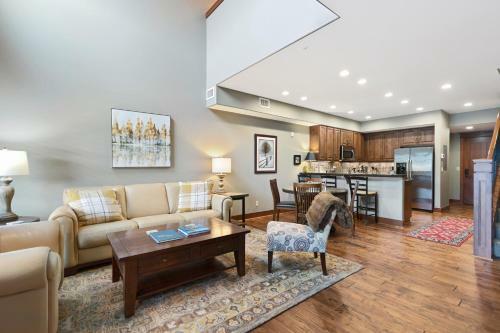 Fabulous Riverstone Retreat