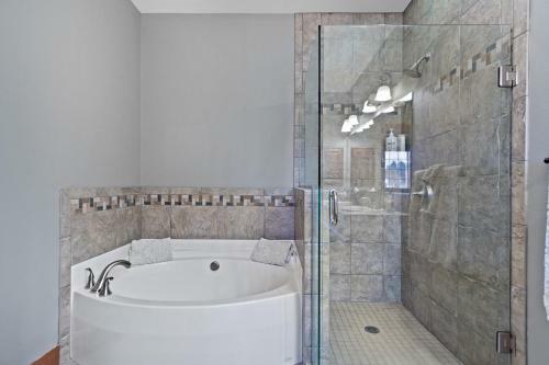 Fabulous Riverstone Retreat