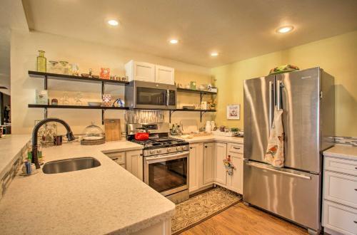 Lake-view Apartment With Patio And Gym Access!