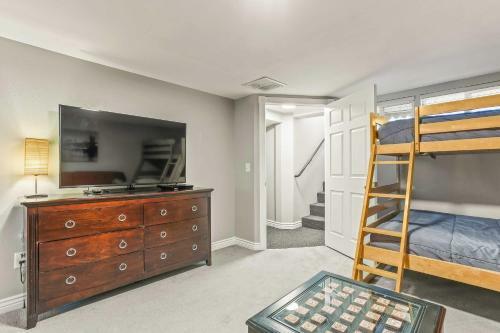 Large Family Home With Garage Game Room And Office